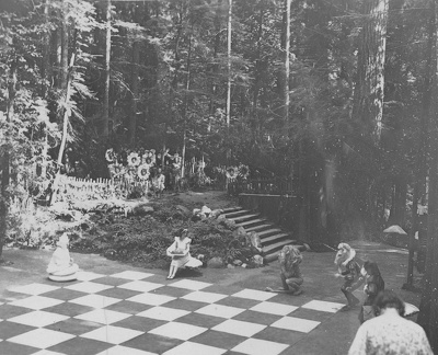 1931 Alice Adventuring in Wonderland Alice With Animals 